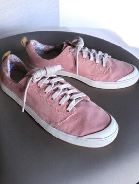 REEF ( 9 ) Girls Women Walled Low Flat Casual Sneaker RF008165